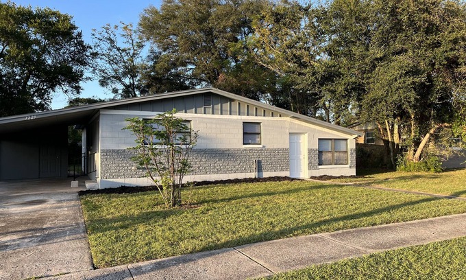 Arlington Casa | Beautiful Home with Game Room.