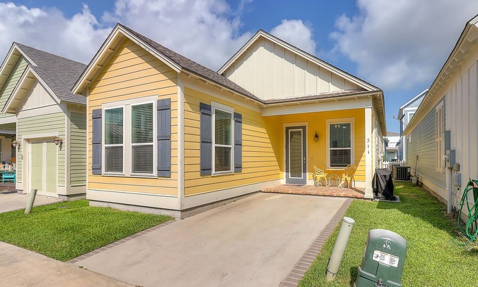 Sailhouse Casa | Beautiful home with pool, central AC, full kitchen, & washer/dryer