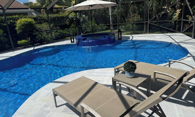 Sea Pines Casa | Beautiful Home with Sauna & Heated Pool, 5min from Beaches, close to Airport