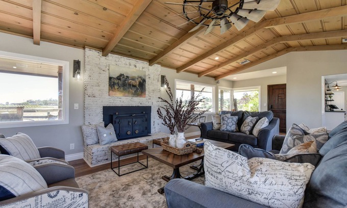 Placerville Casa | ¡NUEVO LISTADO! Hermosa casa con piscina en superficie!