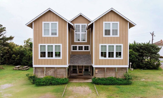 Ocracoke Casa | ¡NUEVO EN 2018! Hermosa casa frente a Silver Lake en Berkley Estate