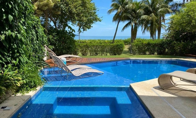 Guaeca Condominio | Beautiful House facing the sea in an exclusive condominium, paradisiacal beach