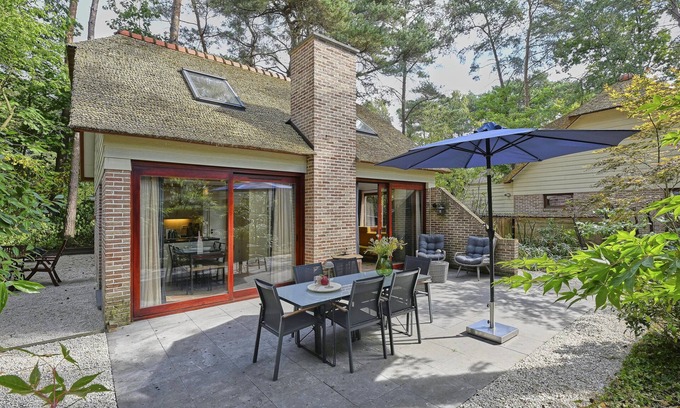 Rekem Casa | Beautiful house in the woods on park by water