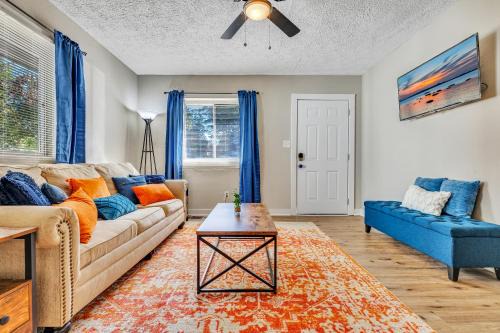 Eagan Park Casa | Beautiful House Mins Away From the Airport
