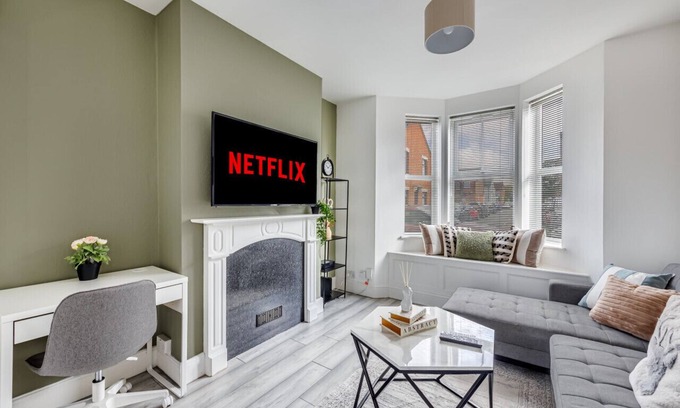 Northampton Casa | Beautiful House | Sleeps 7 | Free Parking