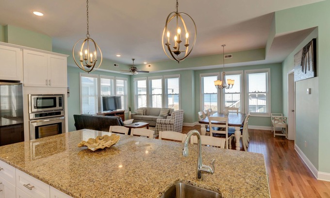 North Carolina Coast Casa | * Hermoso * Construido 2018 - 4 recámaras, 3. 5 bth (3 camas king), suite mstr, acceso a la playa