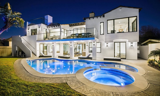 Coronado Casa | Hermosa casa con piscina, jacuzzi y magníficas vistas, a solo pasos de la playa