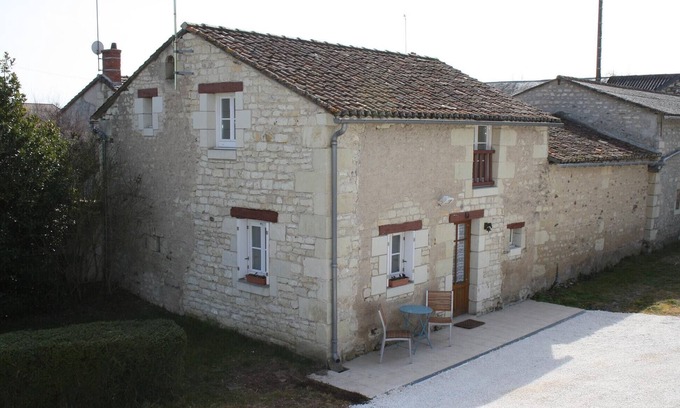 Ouzilly Casa | Casa con piscina, Futuroscope de 15 minutos, 6 personas, totalmente equipada.