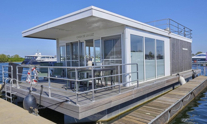 Kerkdriel Alquiler De Eote | Beautiful houseboat in harbour of Kerkdriel