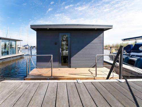 Volendam Alquiler De Eote | Beautiful houseboat in Marina of Volendam