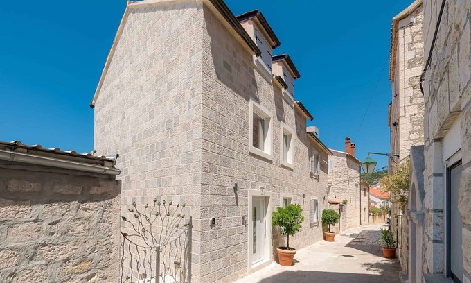Hvar Villa | Beautiful Hvar Villa | 4 Bedrooms | Villa Hvar Majestic | Resort Centre Location & Wonderful Sea Views