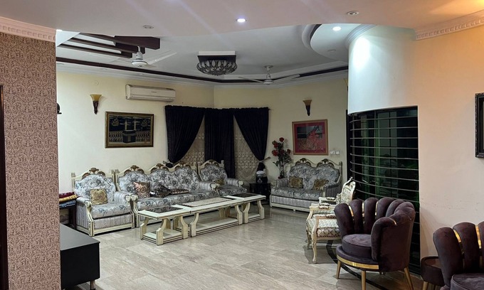 Lahore Casa | Beautiful Independent House Portion in DHA Lahore