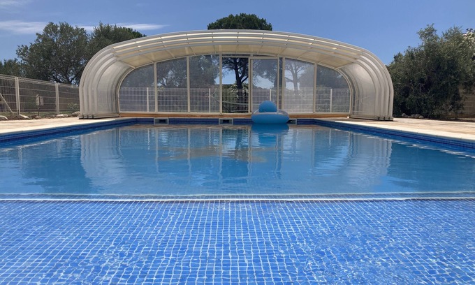 Arles Casa | Beautiful independent villa on a very large garden with large swimming pool