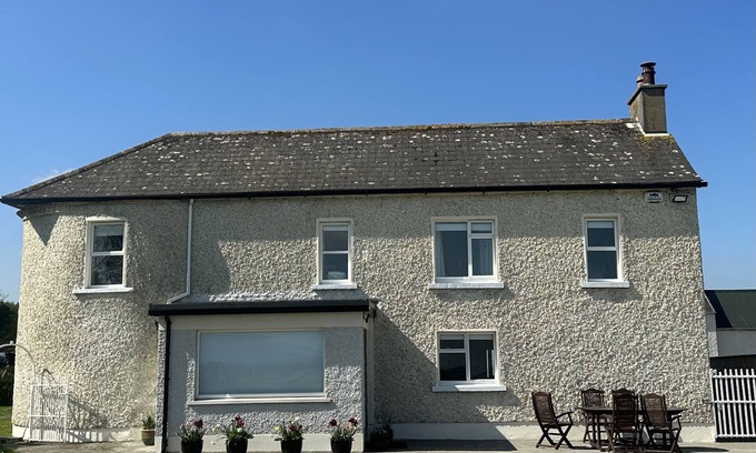 South Tipperary Otro | Beautiful Irish Farmhouse an Hours Drive From Four Irish Cities