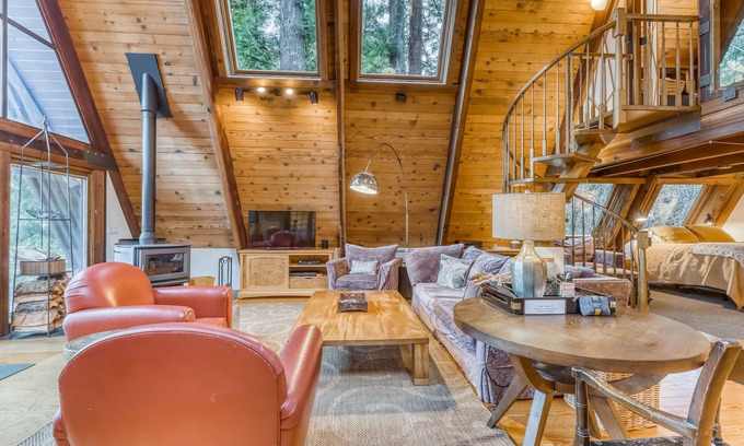 Trinidad Casa | Hermoso marco A de inspiración japonesa con exuberantes jardines y una bañera de hidromasaje privada