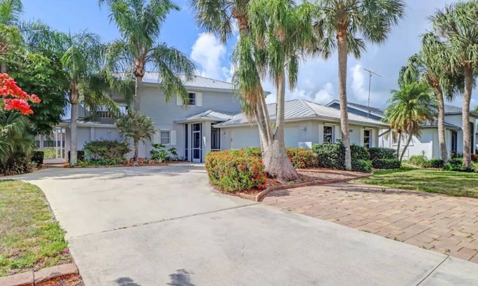 Gulf Cove Casa | Beautiful Key West Style home with outrageous water views