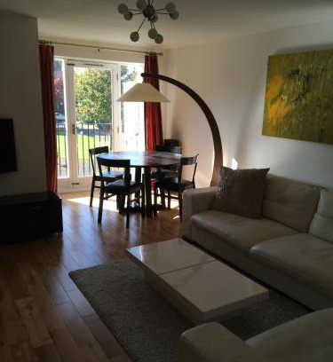 Grove Apartamento | Beautiful Kingston apartment