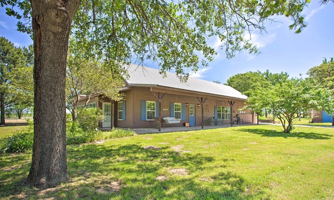 Ardmore Casa | Beautiful Lake Murray Retreat <1 Mi to Lake!