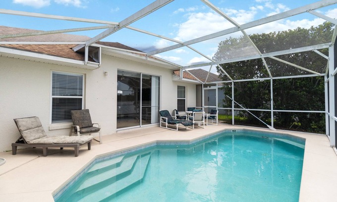 Kissimmee Casa | Hermosa casa con vista al lago que admite mascotas, 2680