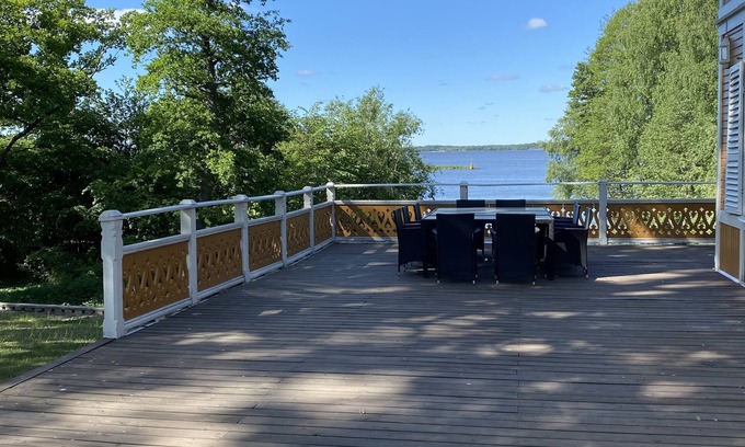 Vasteras Casa | Beautiful lake view house