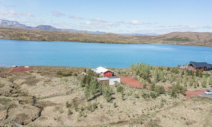 Selfoss Casa | Beautiful lakehouse by the golden circle - fishing