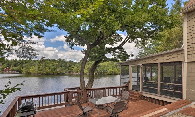 Milford Casa | Beautiful Lakeside Milford Family Home & Deck