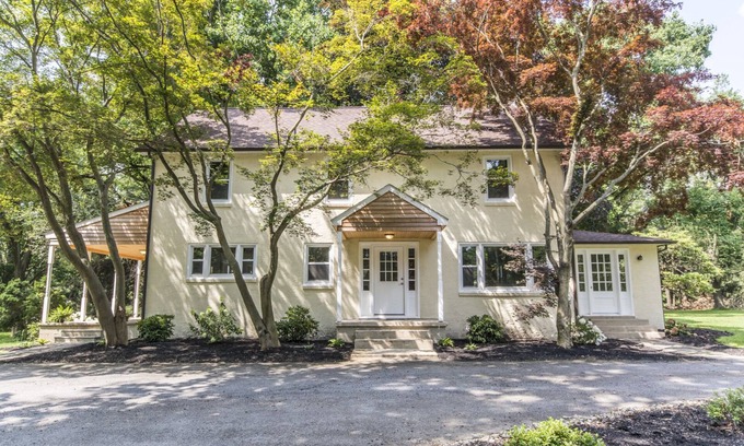 Gradyville Casa | Gran casa de lujo en el área de molinos de Edgemont Glen