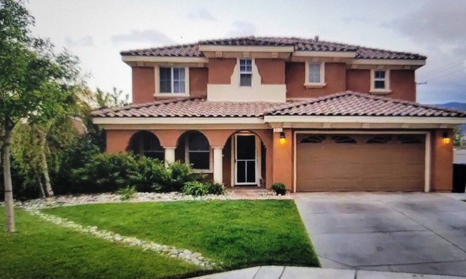 Tehachapi Casa | Beautiful Large Home