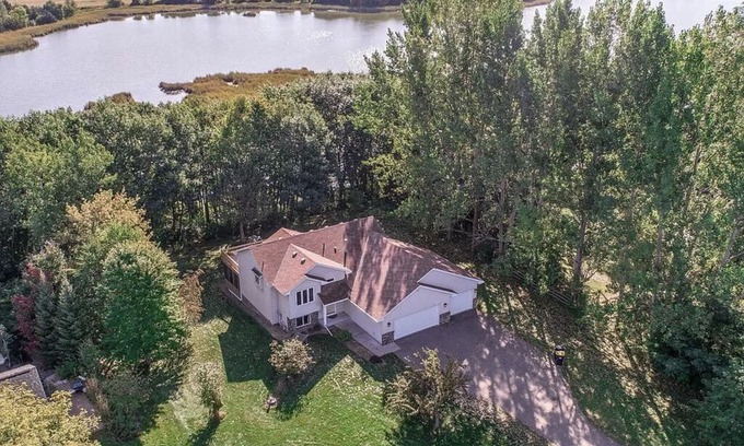 Chisago City Casa | Beautiful Large Lake House!