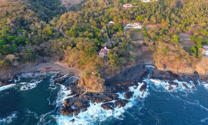 Puerto Carrillo Villa | Hermosa casa de playa ubicada
