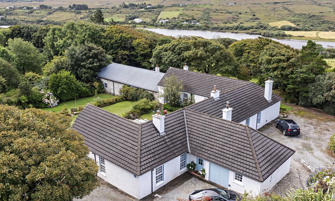 Moyard Casa | Beautiful Lodge on Wild Atlantic Way in Connemara, County Galway, Ireland