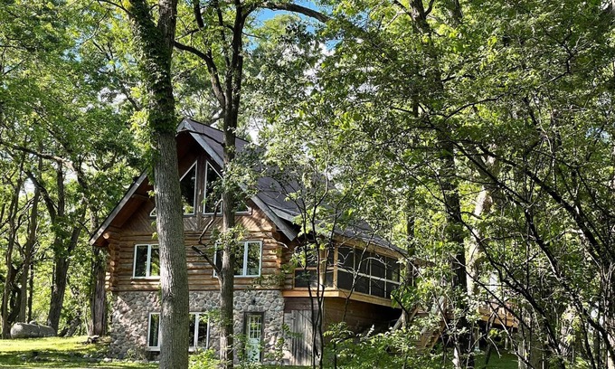Lake Geneva Casa | Beautiful Log Cabin Retreat on 6 Acres of Forest Only 10 Minutes to Lake Geneva.