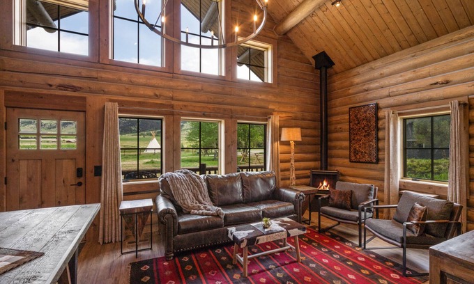 Livingston Cabina | Beautiful Log Cabin in Paradise Valley, Montana