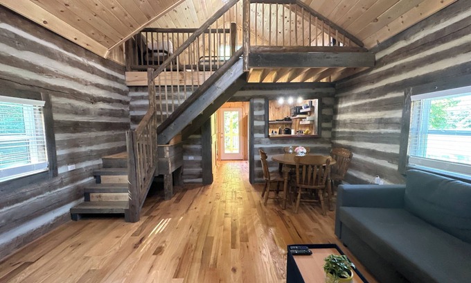 Mount Airy Cabina | Beautiful Log Cabin in Rural Mount Airy