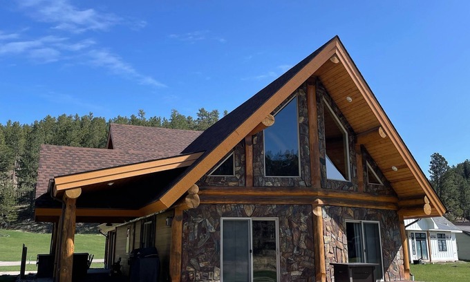 Hill City Casa | Beautiful Log Home in Hill City, South Dakota