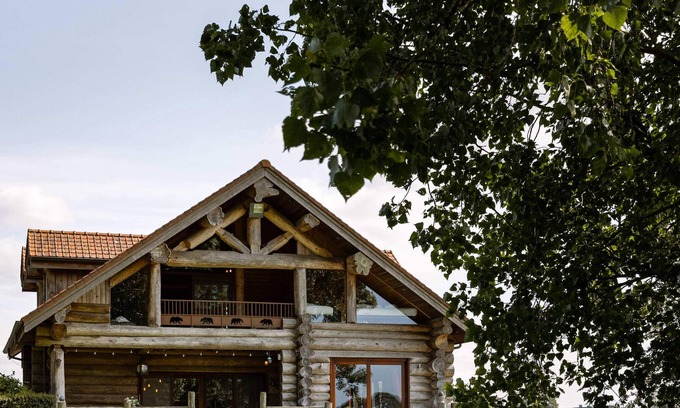 Velzeke-Ruddershove Casa | Beautiful log home with stunning views