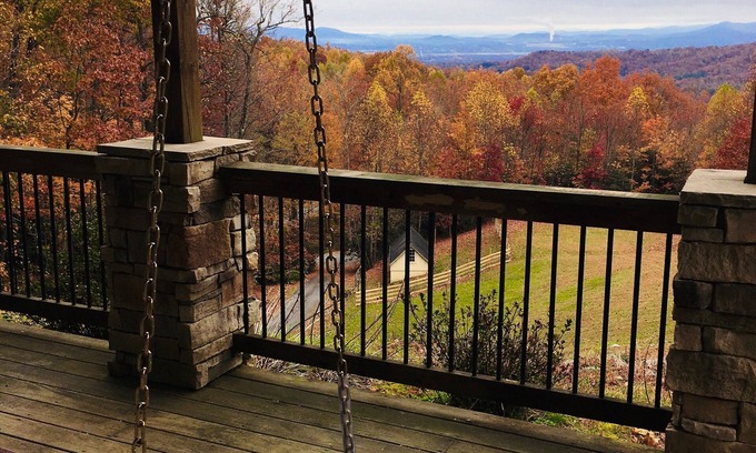 Laurel Park Casa | Hermosas vistas a la montaña de largo alcance, a minutos del centro de Hendersonville, NC