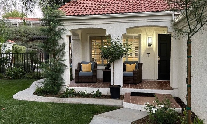 Valencia Casa | Beautiful luxe Gem !!