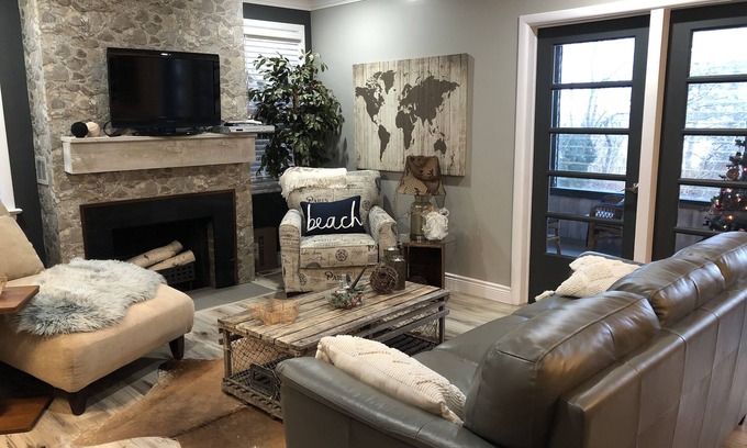 Sarnia Casa | Beautiful Luxurious Lake front retreat