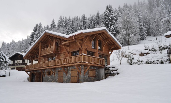 Essert-Romand Chalet De Esquí | Hermoso, independiente y lujoso chalet, de nueva construcción, bañera de hidromasaje al aire libre, excelentes vistas