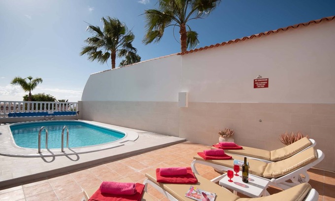 Callao Salvaje Villa | Hermosa villa de lujo de 4 dormitorios con vistas al mar y piscina privada aislada