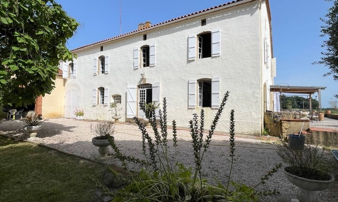 Saint-Lanne Cabaña | Beautiful manor house with swimming pool and vineyard views