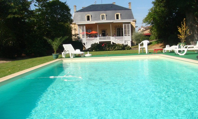 Cadillac Casa | Hermosa casa con jardín y piscina privada ds viñedo de Burdeos