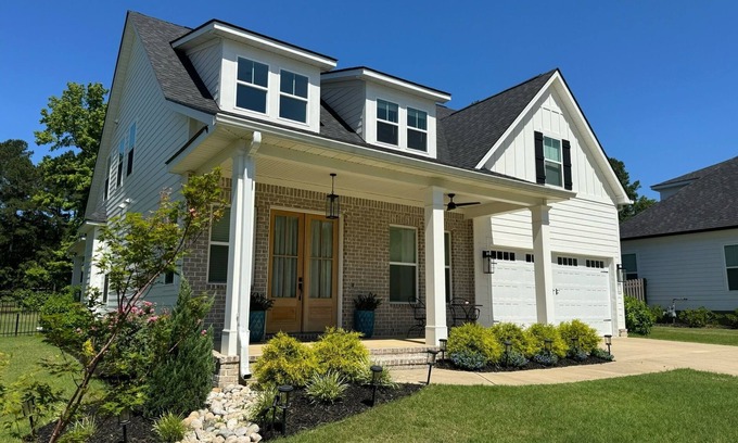 Evans Casa | Beautiful Masters Rental - 4 bedroom and 4.5 bathroom House