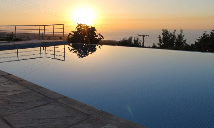 Esentepe Villa | Hermosa villa moderna con impresionantes vistas al mar, vistas a la montaña.