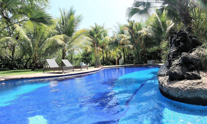 Monterrico Casa | Beautiful Monterrico Home MR047