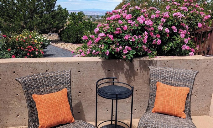 North Albuquerque Acres Casa | Beautiful mountain and city views from this private Casita