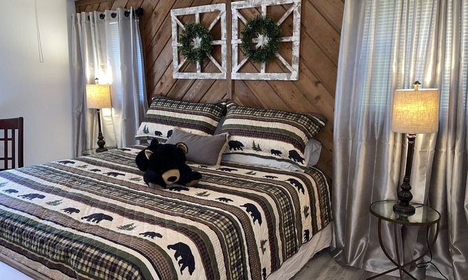 Caton Cabaña | Beautiful mountain cottage with great views!