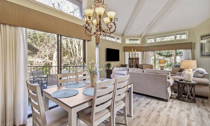 Fernandina Beach Villa | GRANDES TARIFAS * CERCA DE LA PLAYA! Courtside Villa Condo actualizado en Plantation