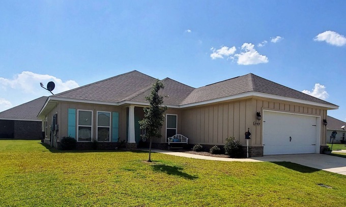 Foley Casa | Beautiful new home located minutes from OWA and the Wharf